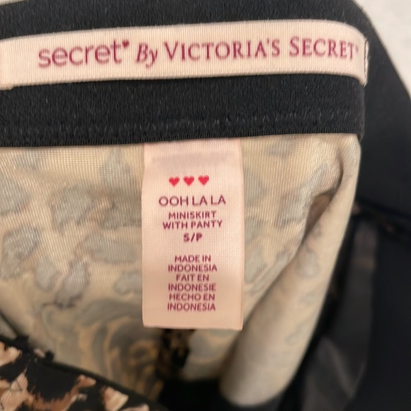 VICTORIAS SECRET SPANX SKIRT WITH PANTY ATTACHED! Size: Small - Picture 6 of 9